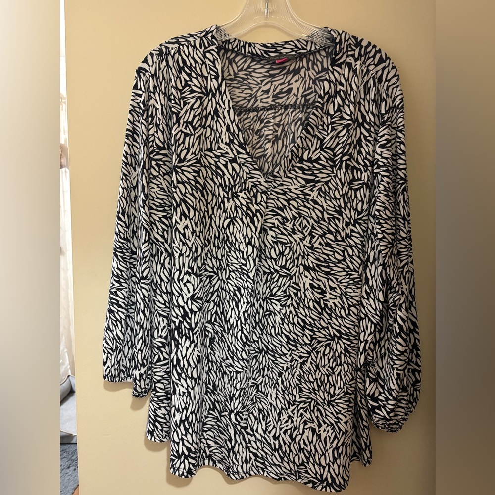 Vince Camuto Black and White Leaf Print Blouse